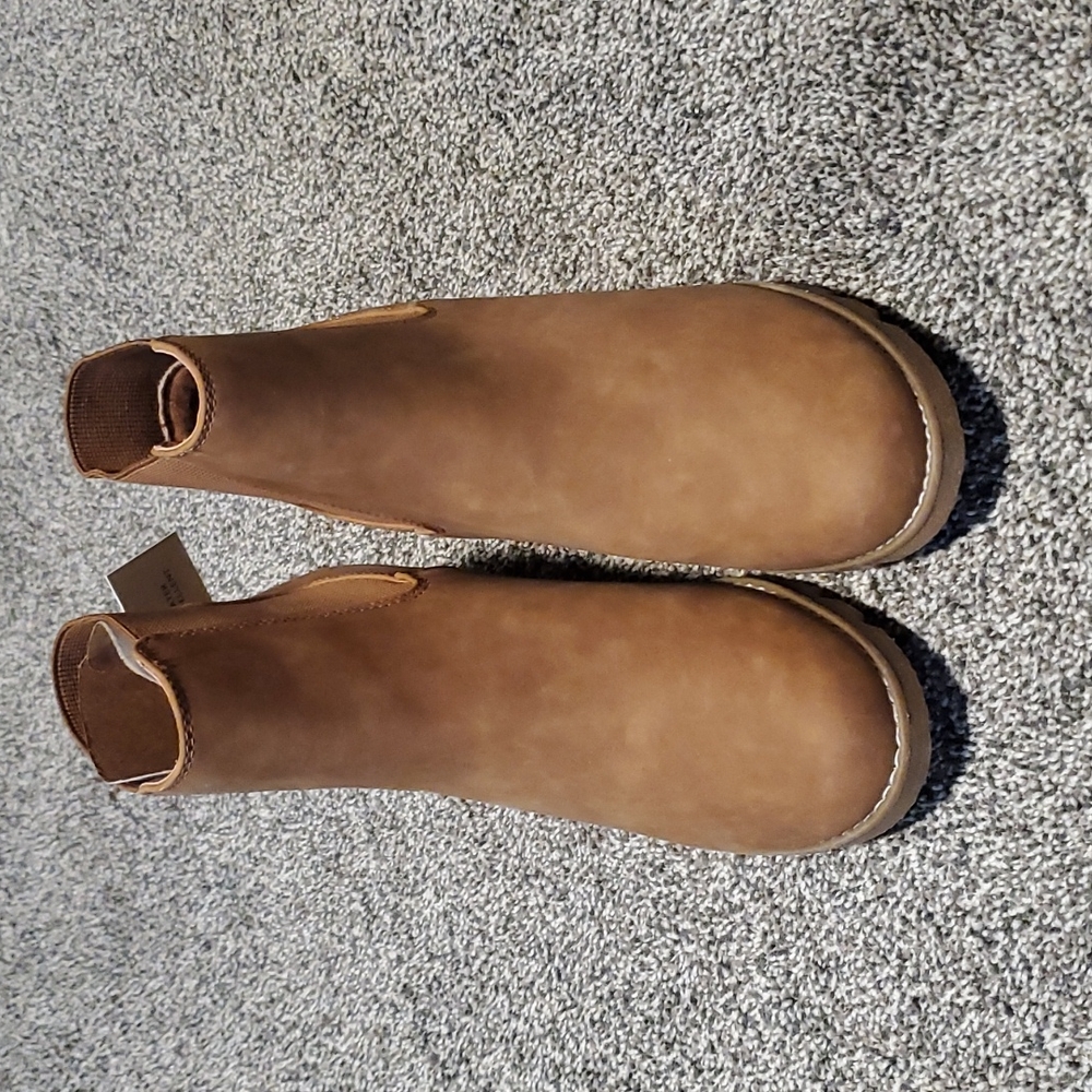 Universal Thread women's ankle boots. Size 9. Cognac (color).